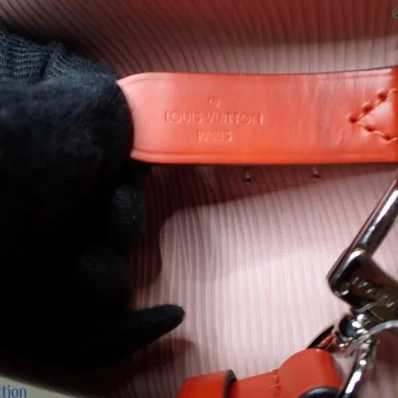 louis vuitton NeoNoe Rose Ballerine with Shoulder Strap - Picture 11 of 11